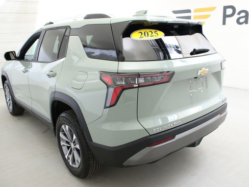 Used 2025 Chevrolet Equinox LT w/ Convenience Package II image 7
