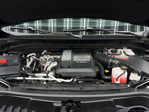 Used 2025 Chevrolet Tahoe Z71 w/ Comfort Package image 21