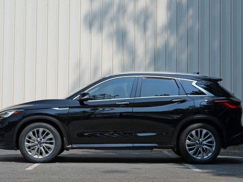 Used 2023 INFINITI QX50 Luxe FWD image 8