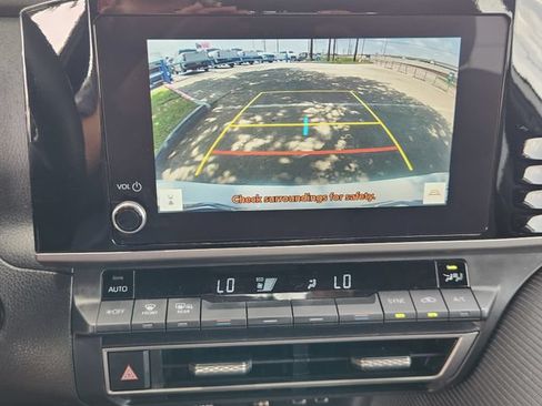 Used 2025 Toyota Camry SE FWD image 17