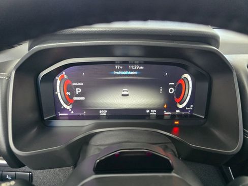 Used 2025 Nissan Rogue SL w/ Tech Package FWD image 8