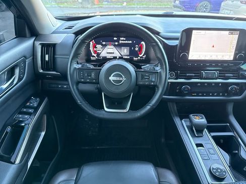 Used 2024 Nissan Pathfinder Platinum w/ Lighting Package (N93) image 36