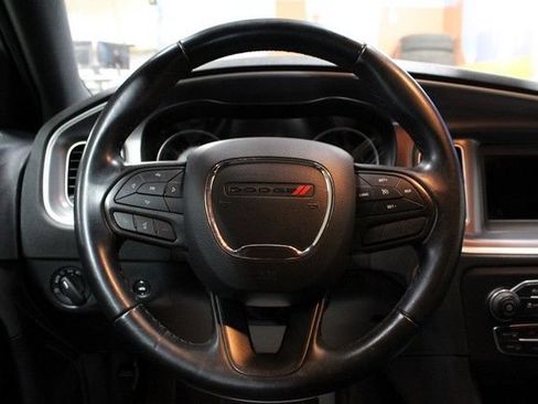 Used 2022 Dodge Charger SXT RWD image 19