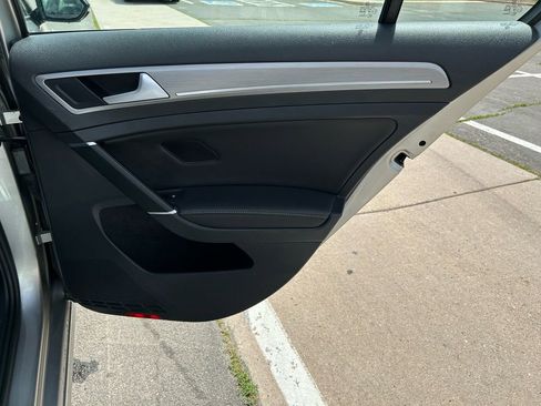 Used 2016 Volkswagen Golf SE w/ Lighting Package image 21