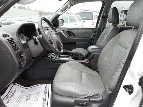 Used 2006 Ford Escape 4WD Hybrid image 12