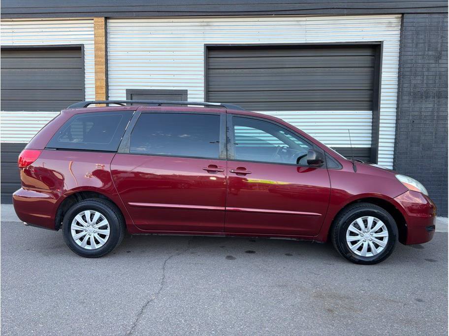 Used 2009 Toyota Sienna CE FWD image 10