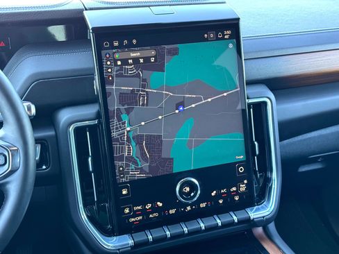 Used 2025 GMC Yukon Denali image 30