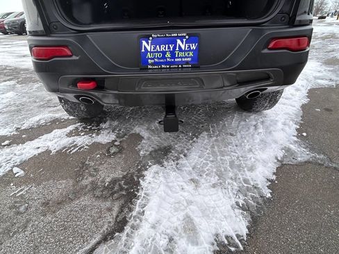 Used 2016 Jeep Cherokee Trailhawk w/ Leather Interior Group image 19