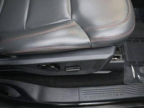 Used 2025 Ford Expedition Active AWD/4WD image 11