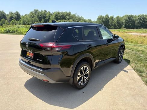 Used 2023 Nissan Rogue SV AWD/4WD image 9