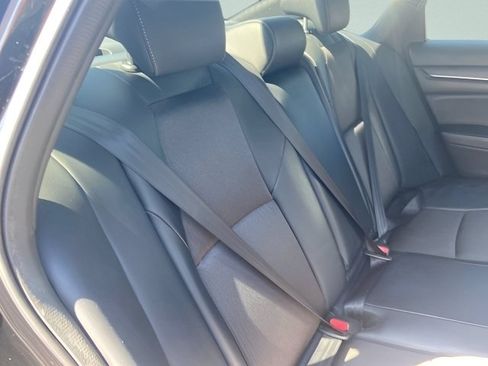 Used 2018 Honda Accord Sport image 15