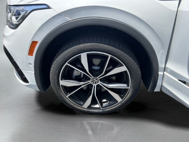 Used 2024 Volkswagen Tiguan SEL R-Line AWD/4WD image 48