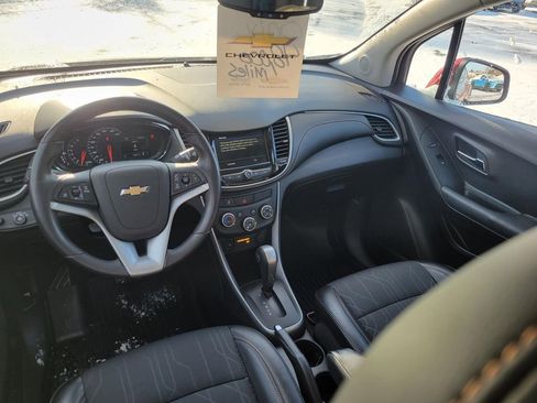 Used 2019 Chevrolet Trax LT w/ LT Convenience Package image 23
