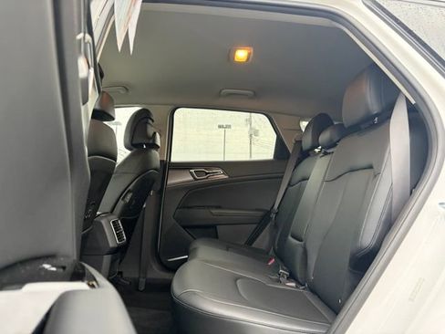 Certified 2023 Kia Sportage EX image 12