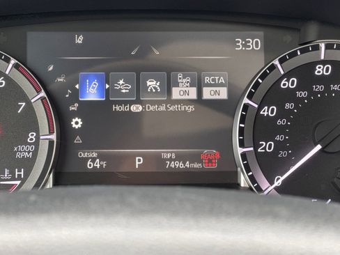 Used 2024 Toyota Highlander XLE AWD/4WD image 27