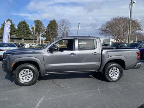 Used 2024 Nissan Frontier SV image 4