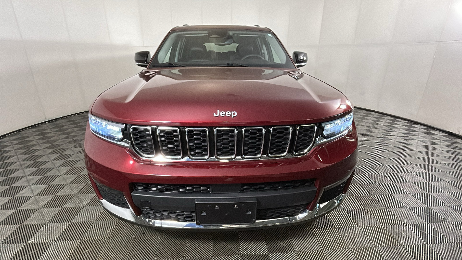 Used 2023 Jeep Grand Cherokee L Limited AWD/4WD image 9