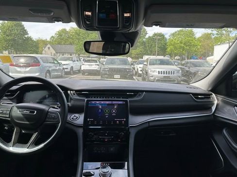 Used 2022 Jeep Grand Cherokee L Limited image 25