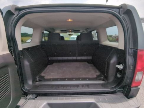Used 2009 HUMMER H3 w/ Chrome Appearance Package AWD/4WD image 33