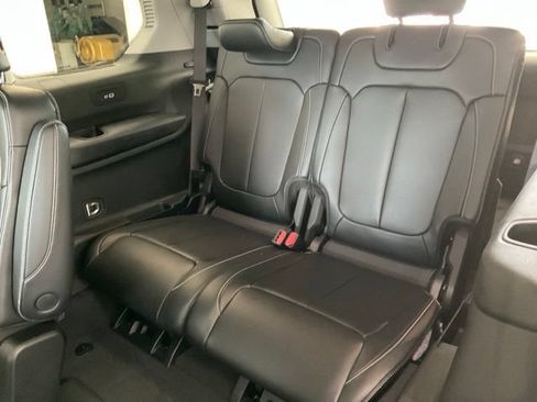 Used 2021 Jeep Grand Cherokee L Limited RWD image 19