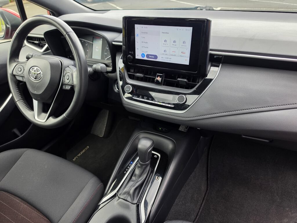 Used 2024 Toyota Corolla SE w/ SE Package FWD image 10