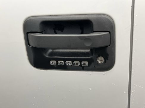 Used 2013 Ford F150 XLT w/ Mid Equipment Group AWD/4WD image 7