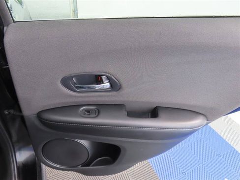 Used 2022 Honda HR-V LX image 28
