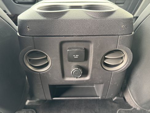 Used 2015 Ford F250 Lariat w/ Lariat Ultimate Package AWD/4WD image 36