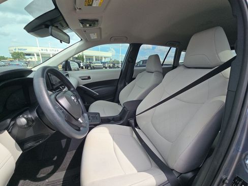 Used 2026 Toyota Corolla Cross L FWD image 17