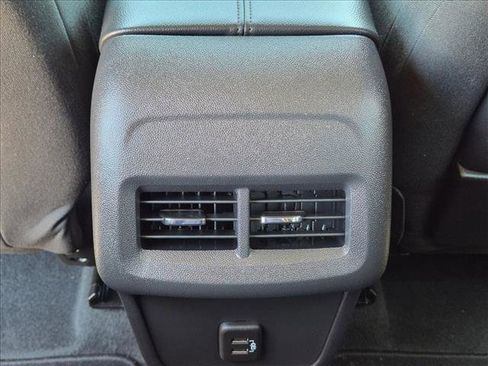 Used 2024 GMC Terrain SLE FWD image 17