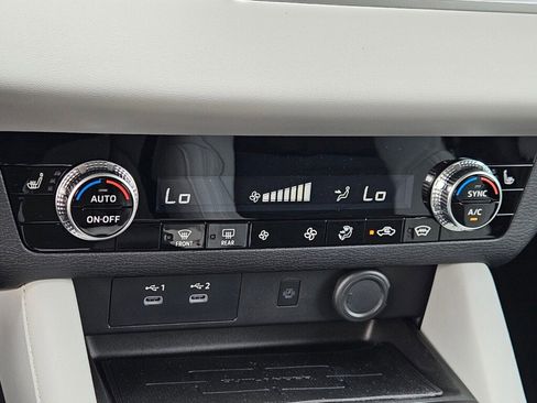 New 2025 Mitsubishi Outlander SE image 22