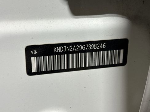 Used 2016 Kia Soul FWD image 26