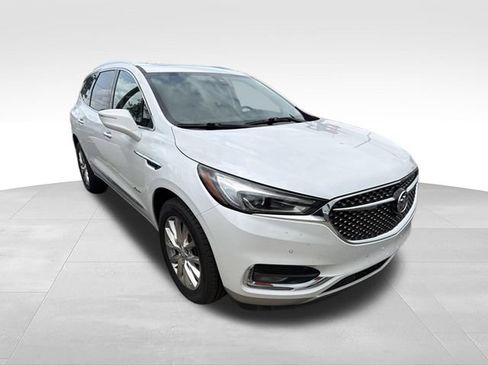 Used 2019 Buick Enclave Avenir w/ Avenir Technology Package AWD/4WD image 2
