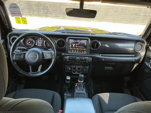 Used 2021 Jeep Gladiator Sport AWD/4WD image 17