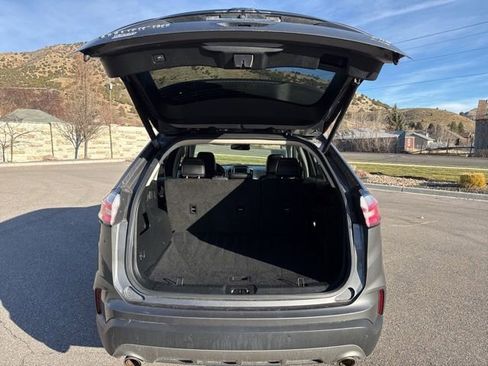 Used 2022 Ford Edge Titanium image 10