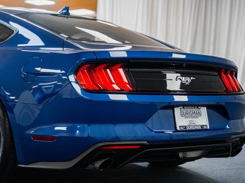 Certified 2022 Ford Mustang Coupe image 6