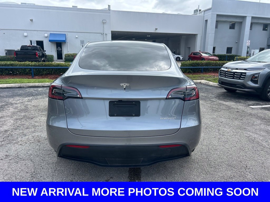 Used 2025 Tesla Model Y Long Range AWD/4WD image 4
