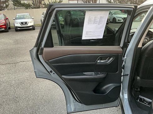 Certified 2023 Nissan Rogue SL image 21