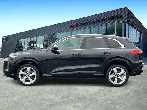 Certified 2025 Audi Q5 Premium Plus w/ Premium Plus AWD/4WD image 2