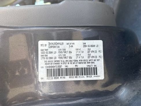 Used 2004 Dodge Durango SLT AWD/4WD image 17