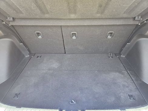 Used 2025 Hyundai Venue SEL FWD image 32