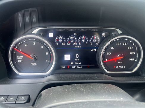 Used 2020 Chevrolet Silverado 1500 High Country w/ Technology Package AWD/4WD image 4