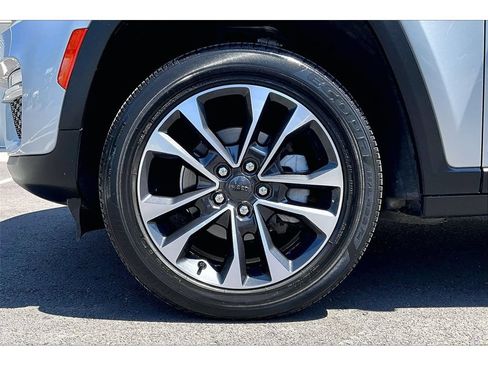 Used 2022 Jeep Grand Cherokee Limited RWD image 9