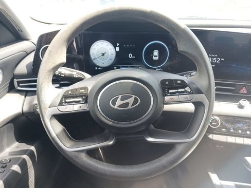 Used 2024 Hyundai Elantra SEL FWD image 22