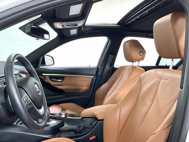 Used 2017 BMW 330i xDrive Sedan AWD/4WD image 31