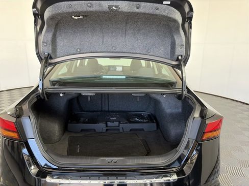 Certified 2023 Nissan Altima 2.5 SV w/ SV Premium Package FWD image 19