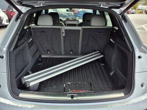 Used 2021 Audi SQ5 Prestige w/ Prestige Package image 26