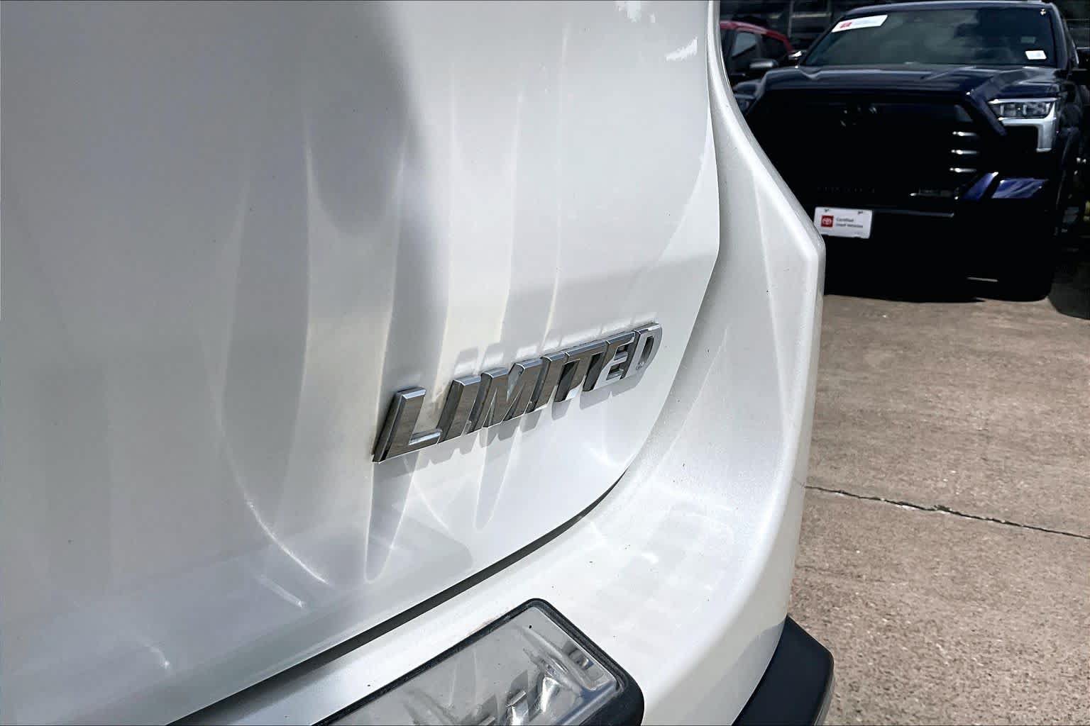 Used 2017 Toyota Highlander Limited FWD image 10