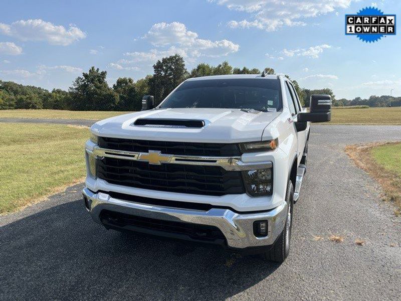 Certified 2024 Chevrolet Silverado 2500 LT w/ Convenience Package image 1