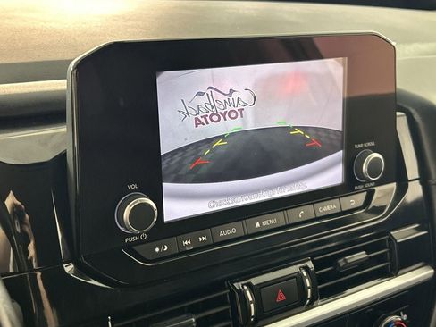 Used 2025 Nissan Pathfinder SV FWD image 18